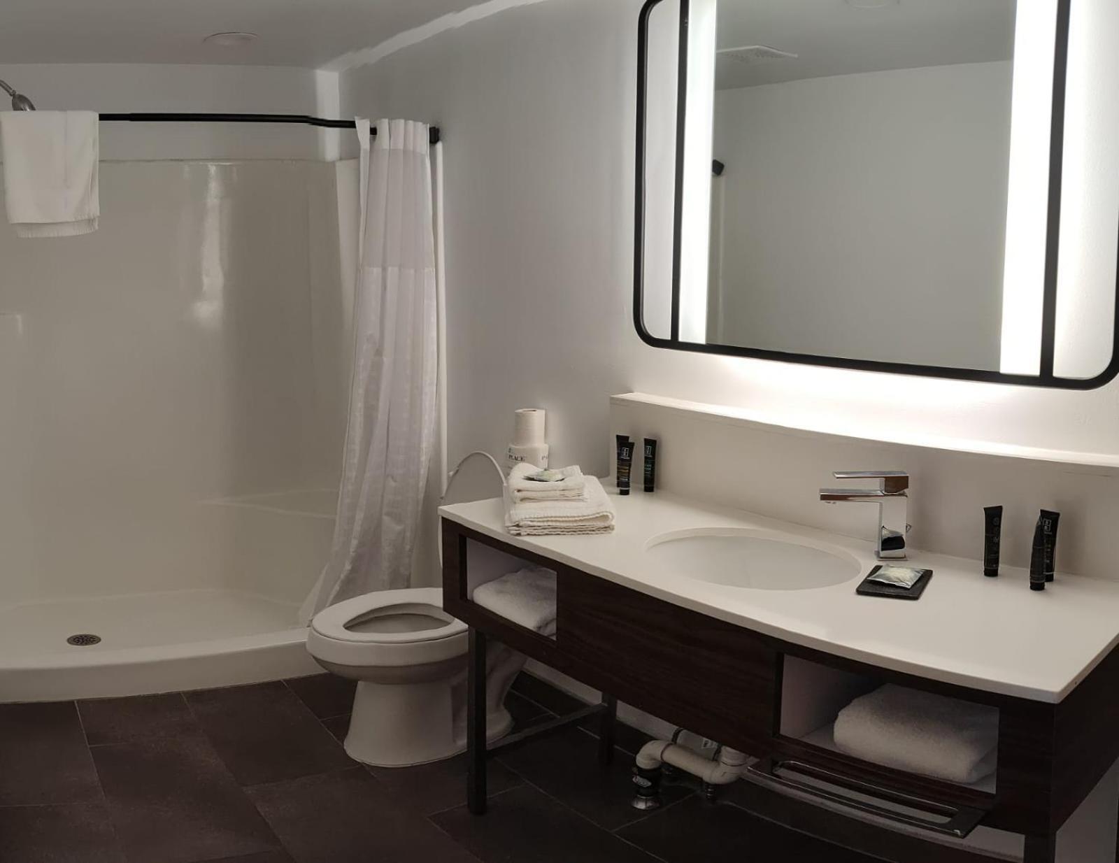 Penn Lodge Hotel & Suites Philadelphia - Bensalem Esterno foto